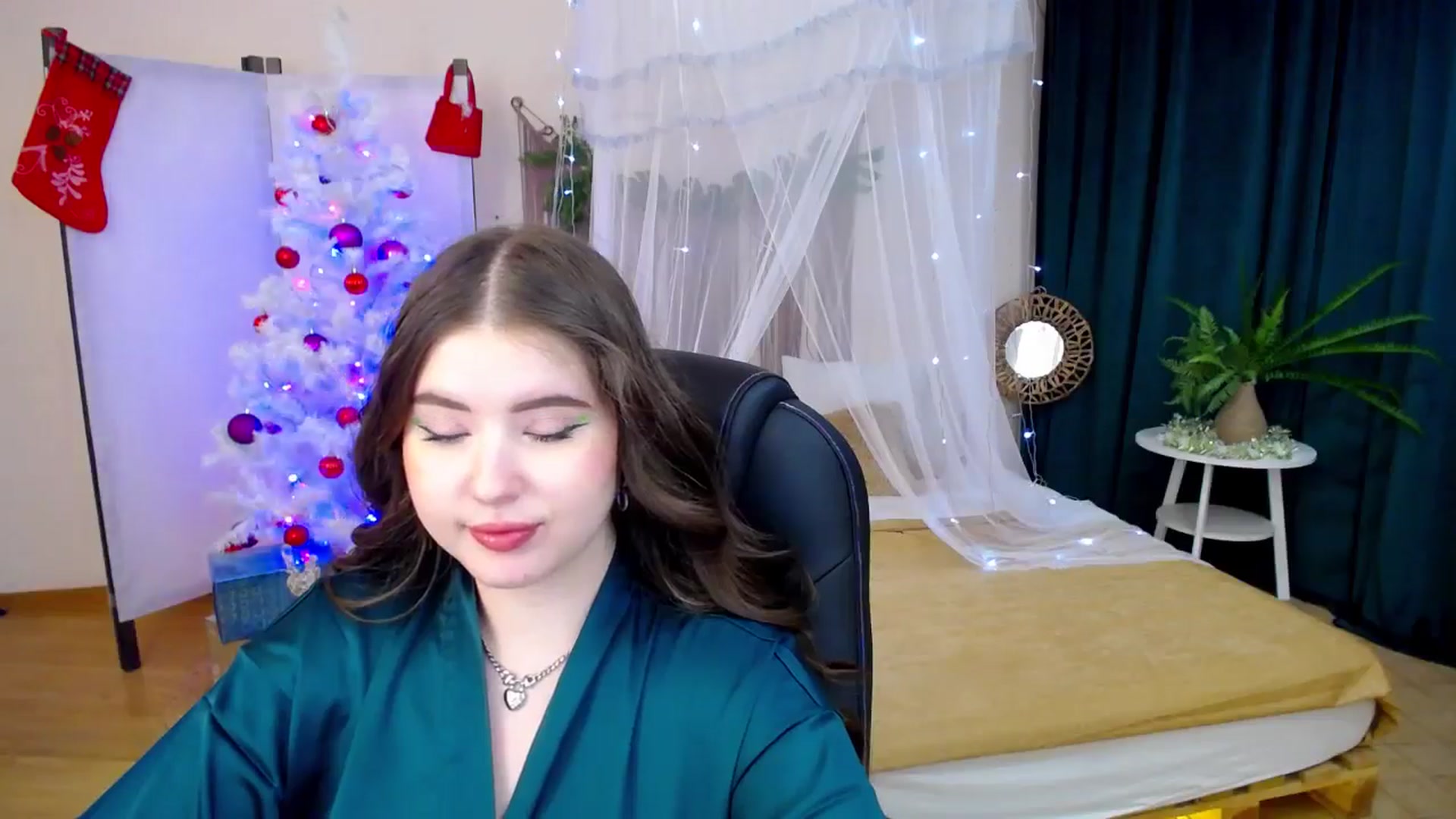 Gallery image thumbnail from AdmireMyEyes's myfreecams stream on, 12/10/2024, 22:35 image 19 of 20