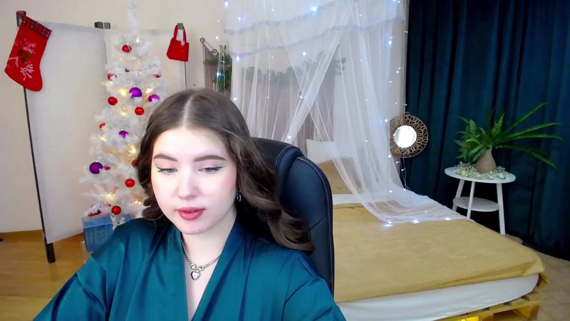 Gallery image thumbnail from AdmireMyEyes's myfreecams stream on, 12/10/2024, 22:35 image 3 of 20