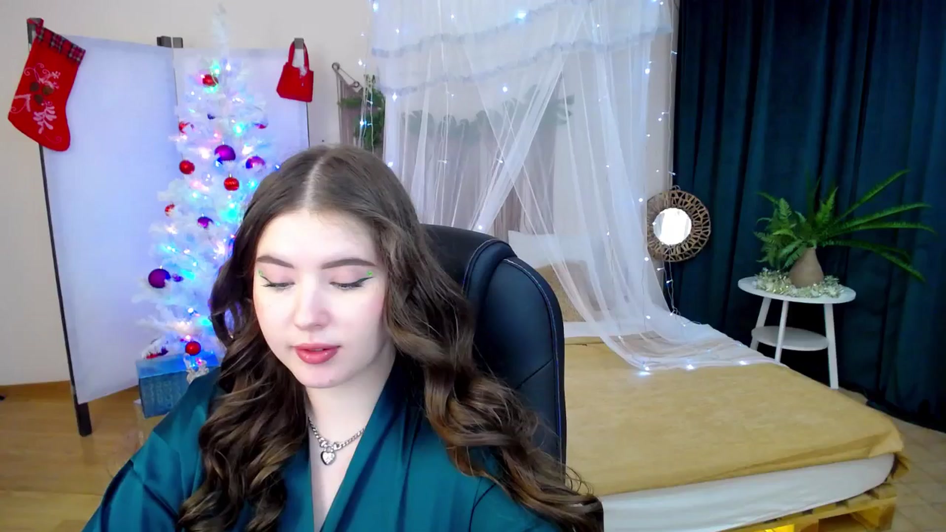 Gallery image thumbnail from AdmireMyEyes's myfreecams stream on, 12/10/2024, 22:35 image 9 of 20