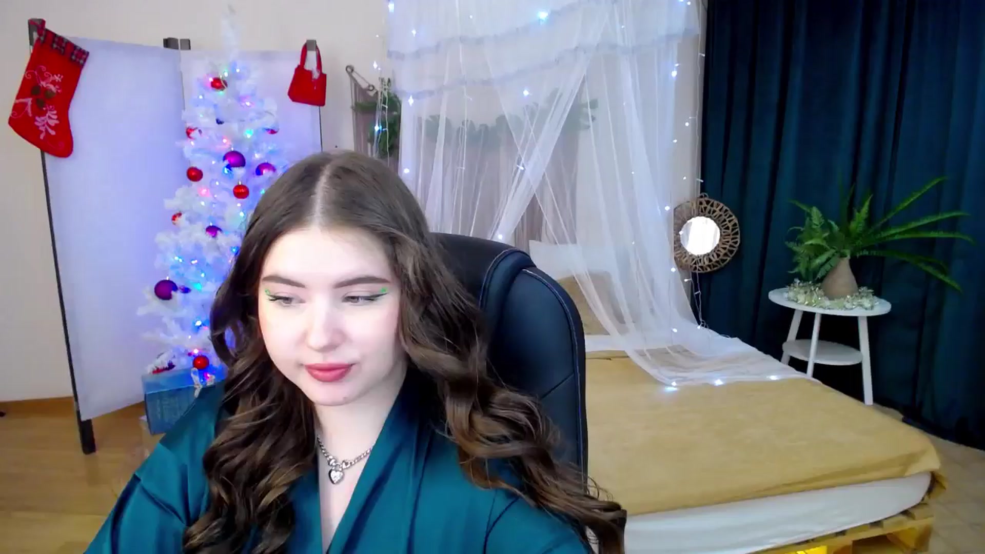 Gallery image thumbnail from AdmireMyEyes's myfreecams stream on, 12/10/2024, 22:35 image 10 of 20