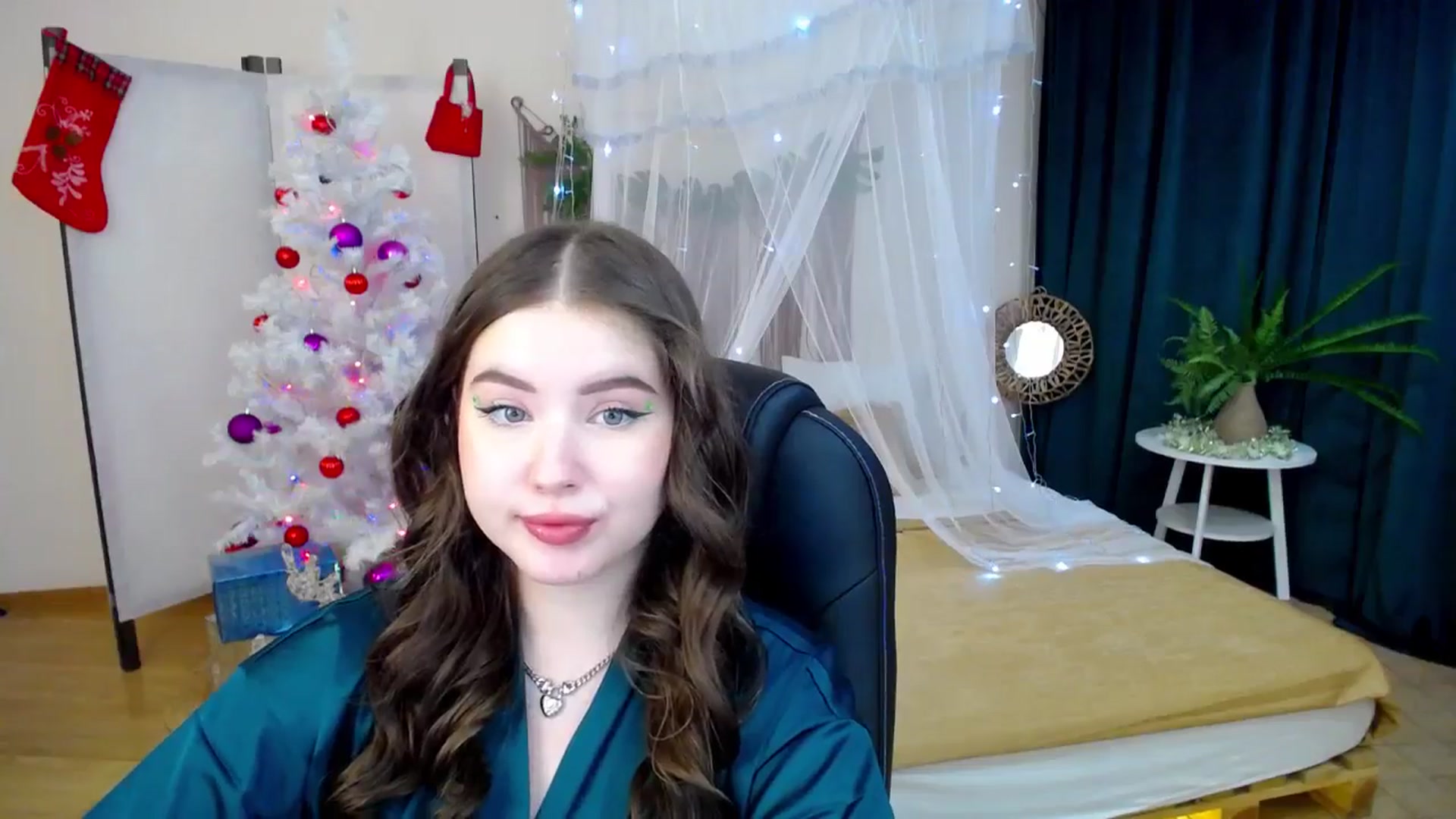 Gallery image thumbnail from AdmireMyEyes's myfreecams stream on, 12/10/2024, 22:35 image 12 of 20