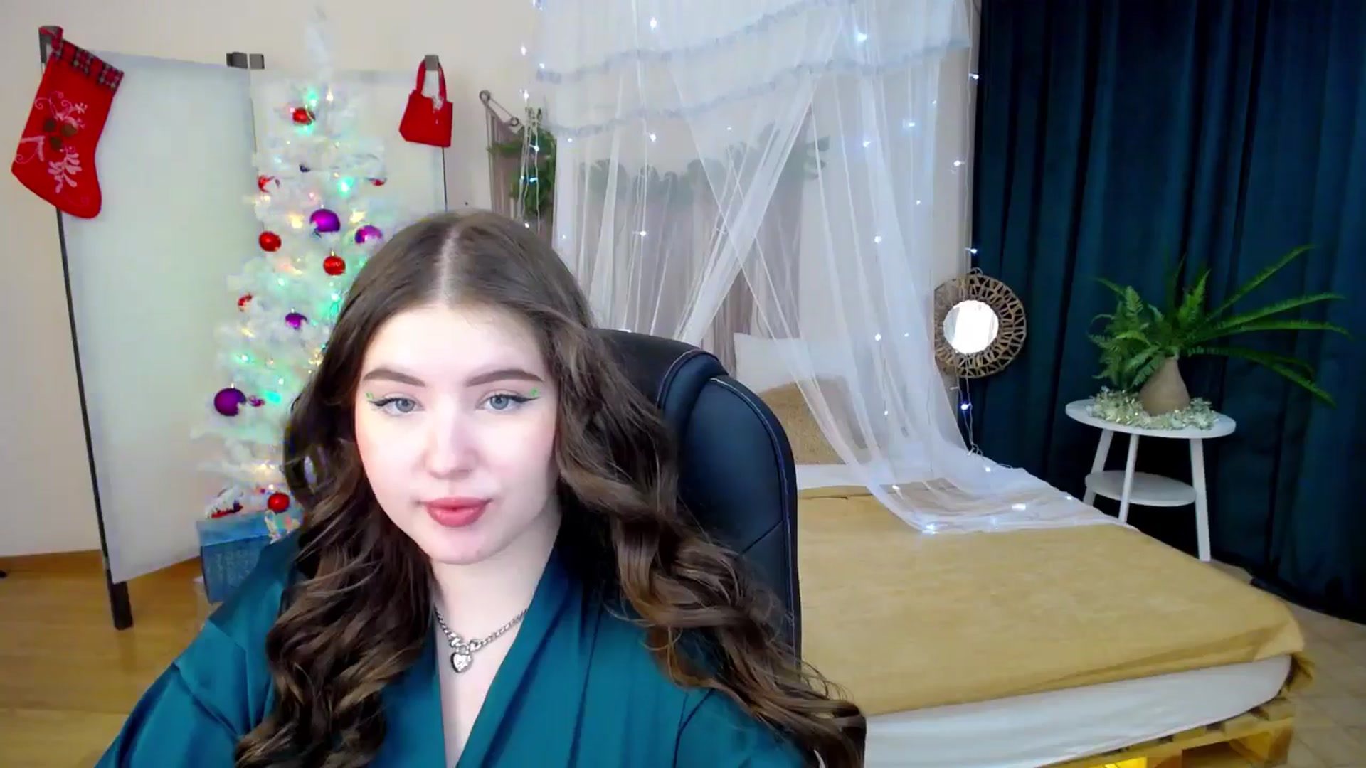 Gallery image thumbnail from AdmireMyEyes's myfreecams stream on, 12/10/2024, 22:35 image 6 of 20