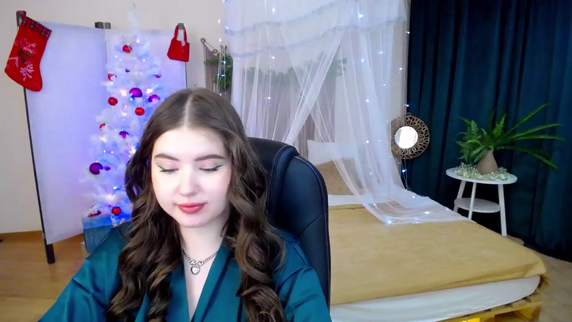 Gallery image thumbnail from AdmireMyEyes's myfreecams stream on, 12/10/2024, 22:35 image 15 of 20