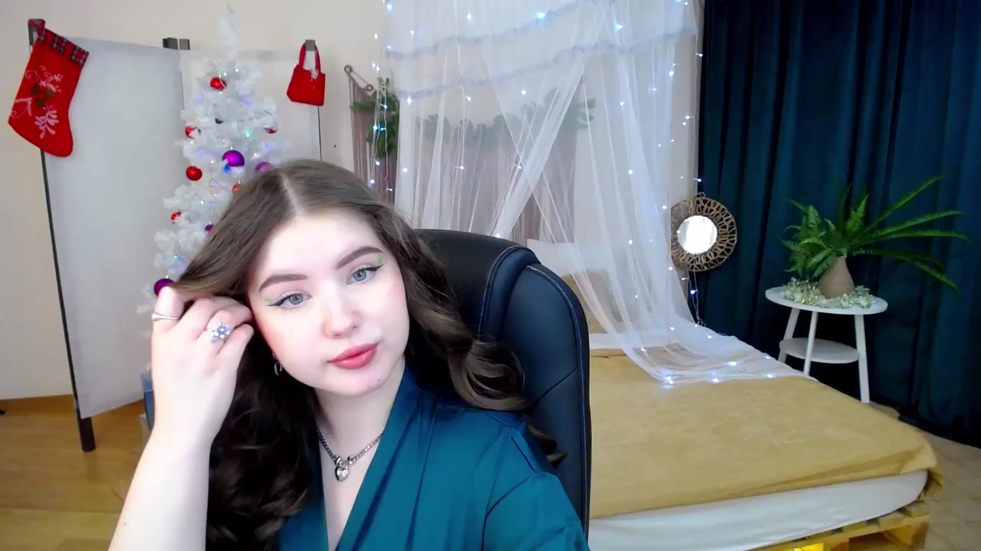Gallery image thumbnail from AdmireMyEyes's myfreecams stream on, 12/10/2024, 22:35 image 1 of 20