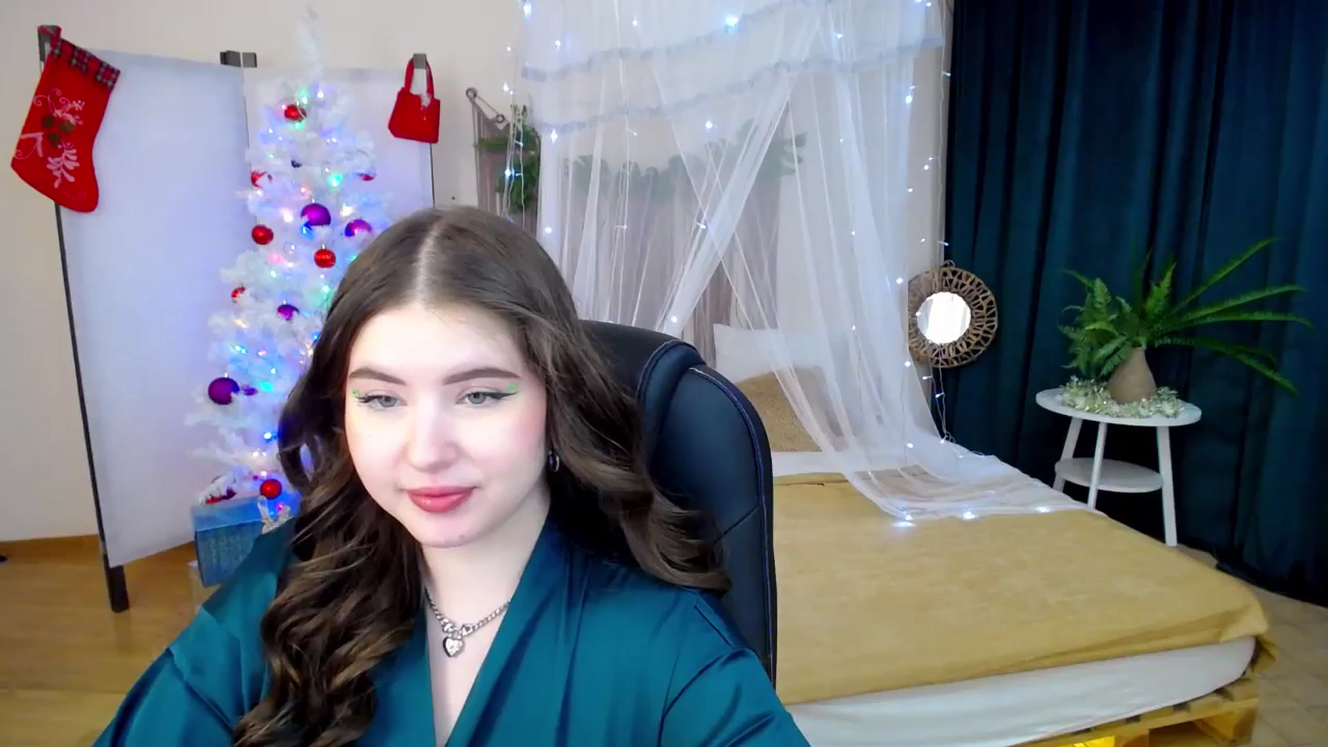 Gallery image thumbnail from AdmireMyEyes's myfreecams stream on, 12/10/2024, 22:35 image 5 of 20