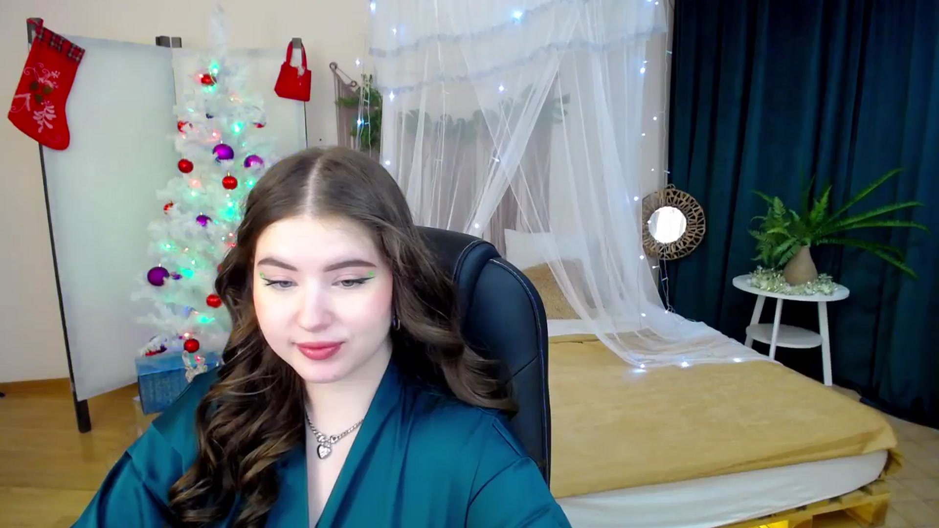 Gallery image thumbnail from AdmireMyEyes's myfreecams stream on, 12/10/2024, 22:35 image 2 of 20