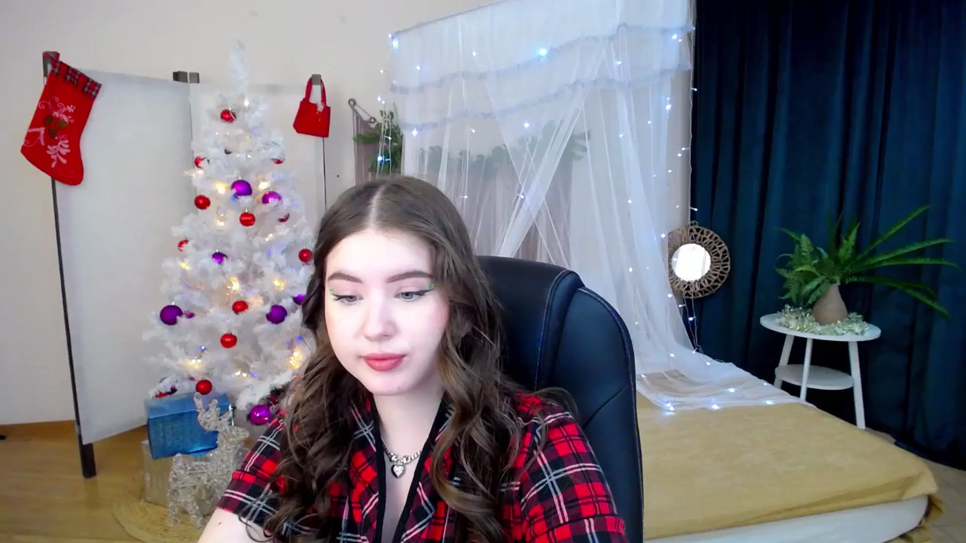 Gallery image thumbnail from AdmireMyEyes's myfreecams stream on, 12/10/2024, 23:22 image 12 of 20
