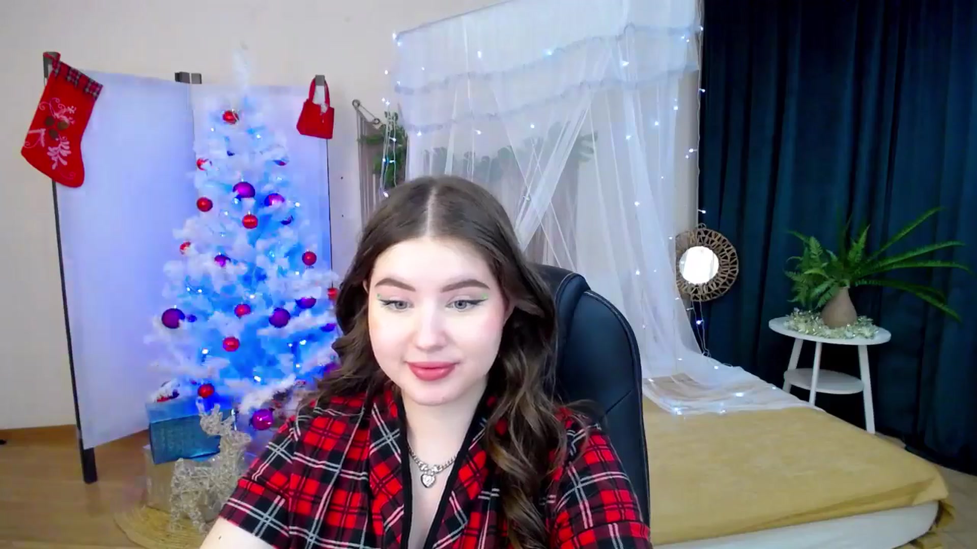 Gallery image thumbnail from AdmireMyEyes's myfreecams stream on, 12/10/2024, 23:22 image 13 of 20