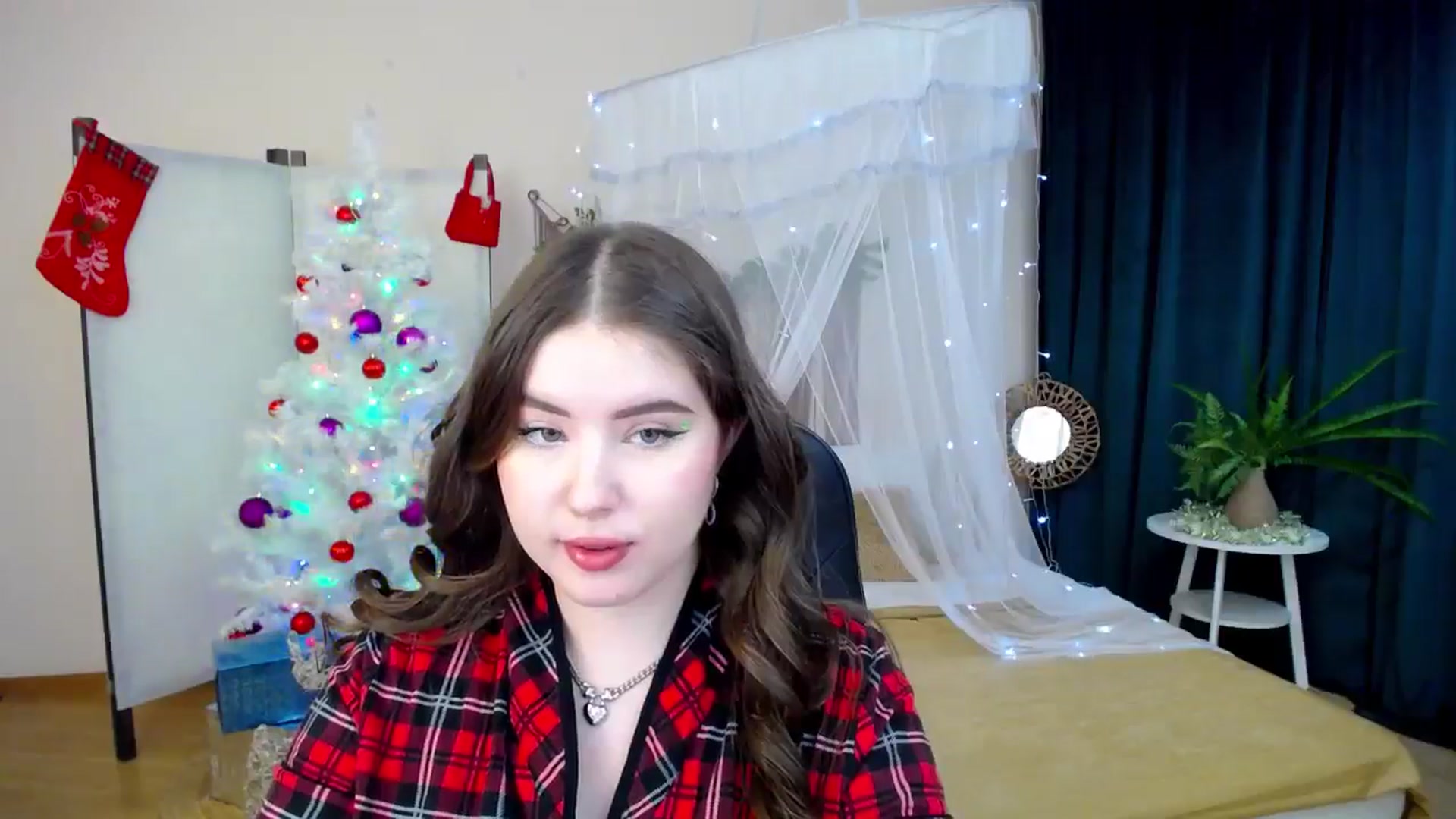 Gallery image thumbnail from AdmireMyEyes's myfreecams stream on, 12/10/2024, 23:22 image 9 of 20