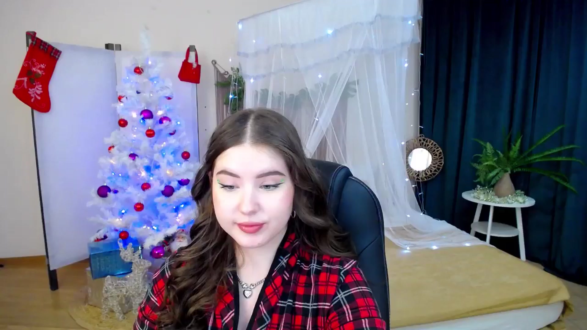 Gallery image thumbnail from AdmireMyEyes's myfreecams stream on, 12/10/2024, 23:22 image 20 of 20
