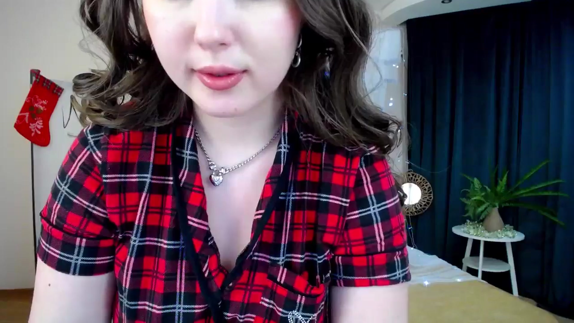 Gallery image thumbnail from AdmireMyEyes's myfreecams stream on, 12/11/2024, 01:02 image 5 of 20