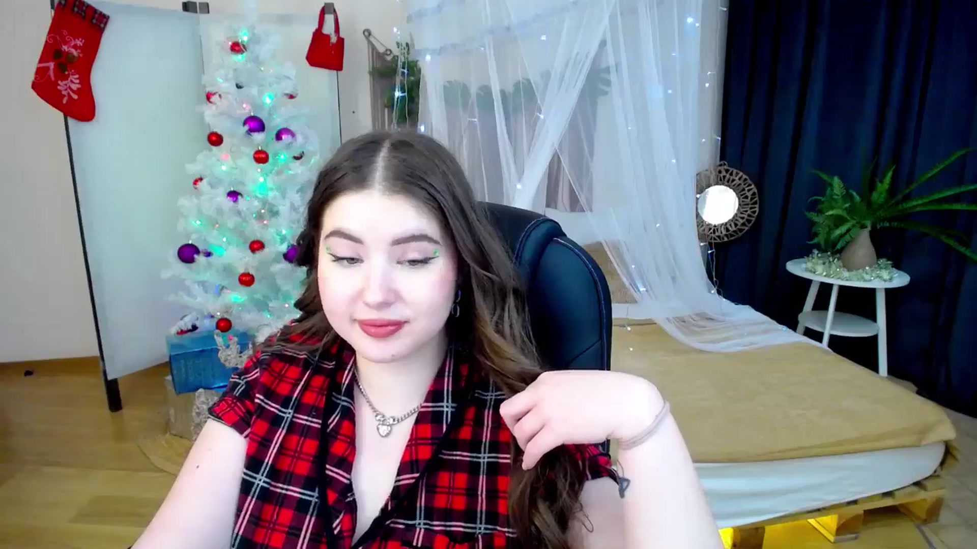 Gallery image thumbnail from AdmireMyEyes's myfreecams stream on, 12/11/2024, 02:52 image 8 of 20
