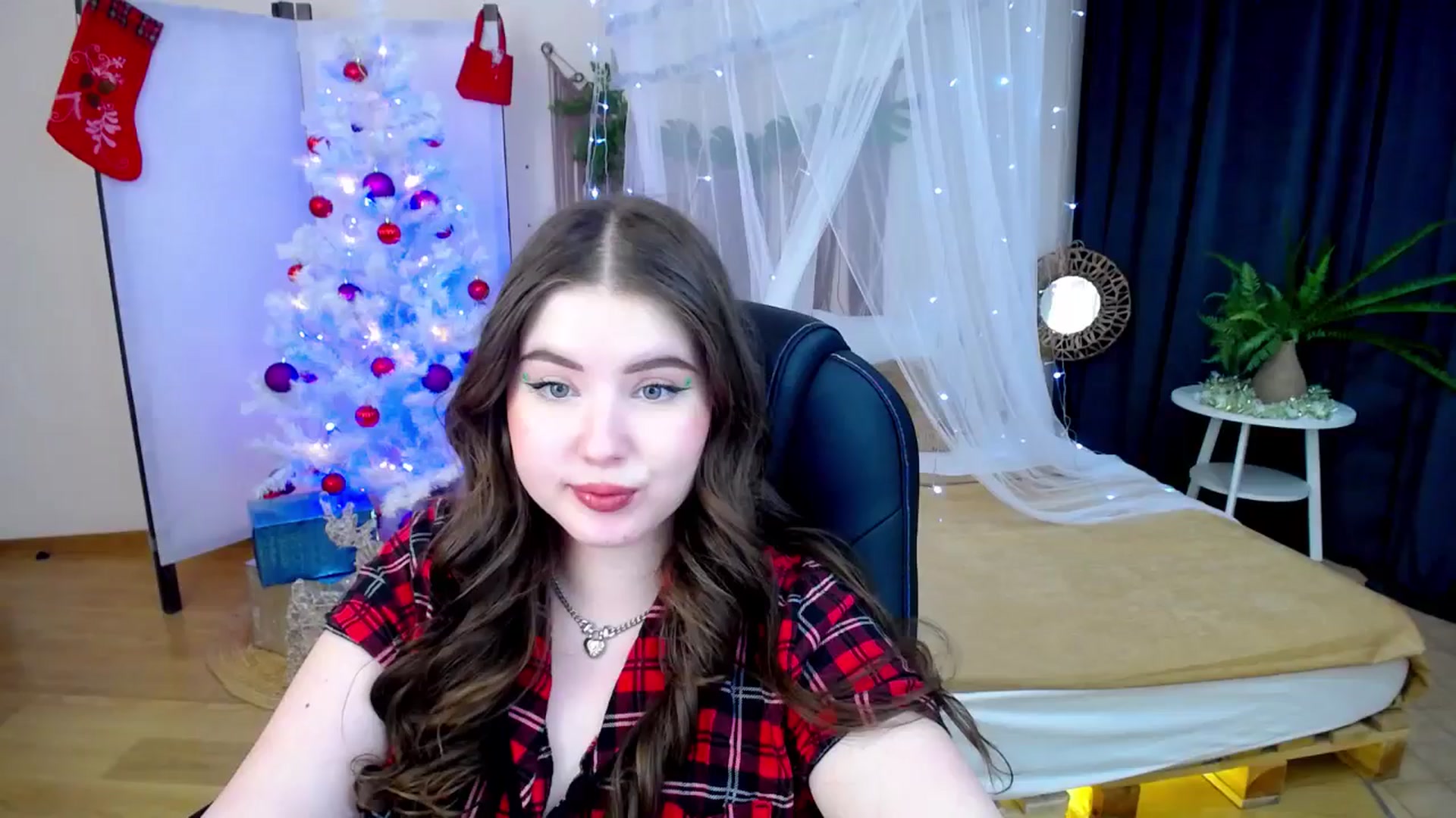 Gallery image thumbnail from AdmireMyEyes's myfreecams stream on, 12/11/2024, 02:52 image 1 of 20