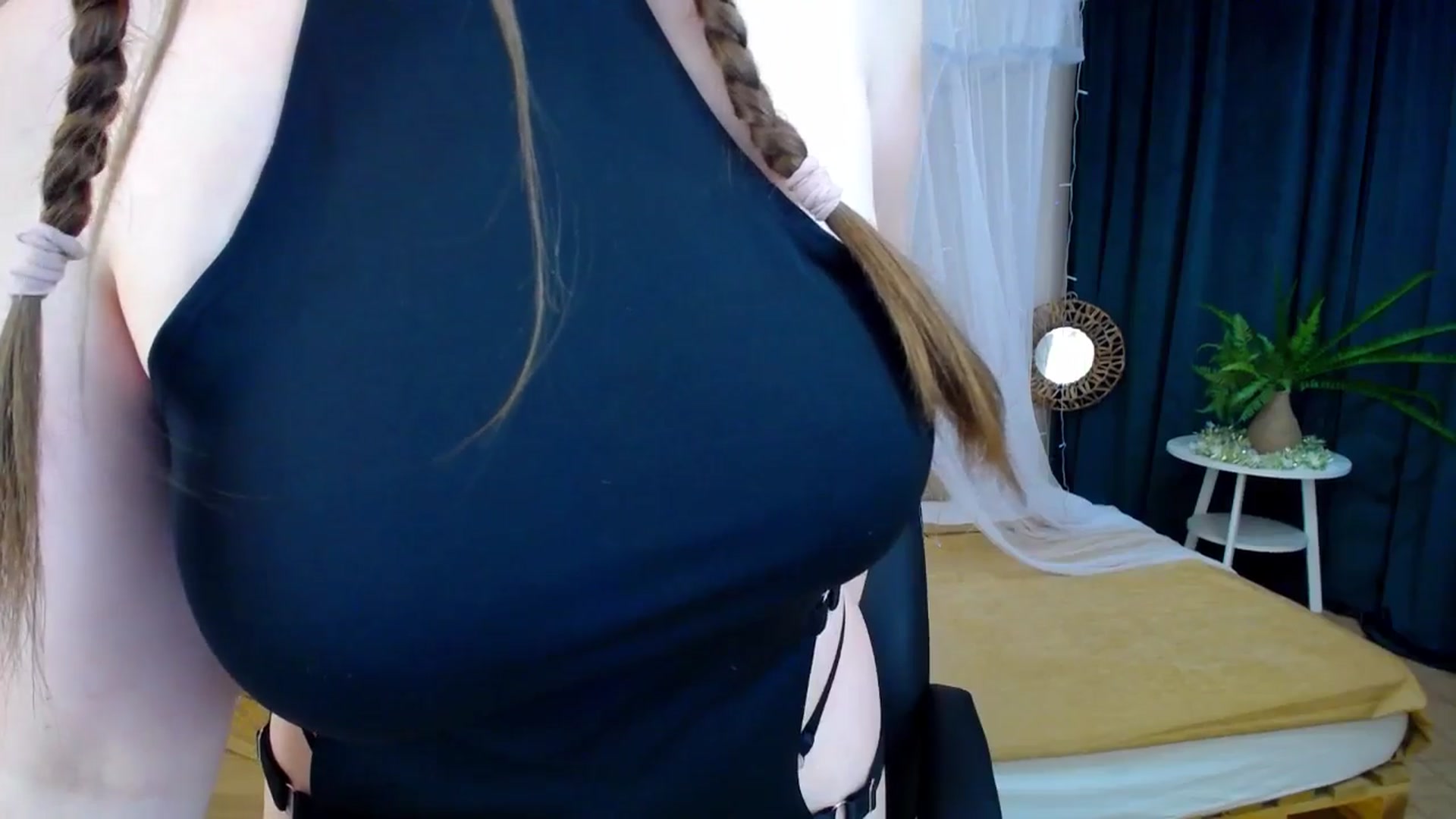 Gallery image thumbnail from AdmireMyEyes's myfreecams stream on, 12/11/2024, 18:41 image 4 of 20