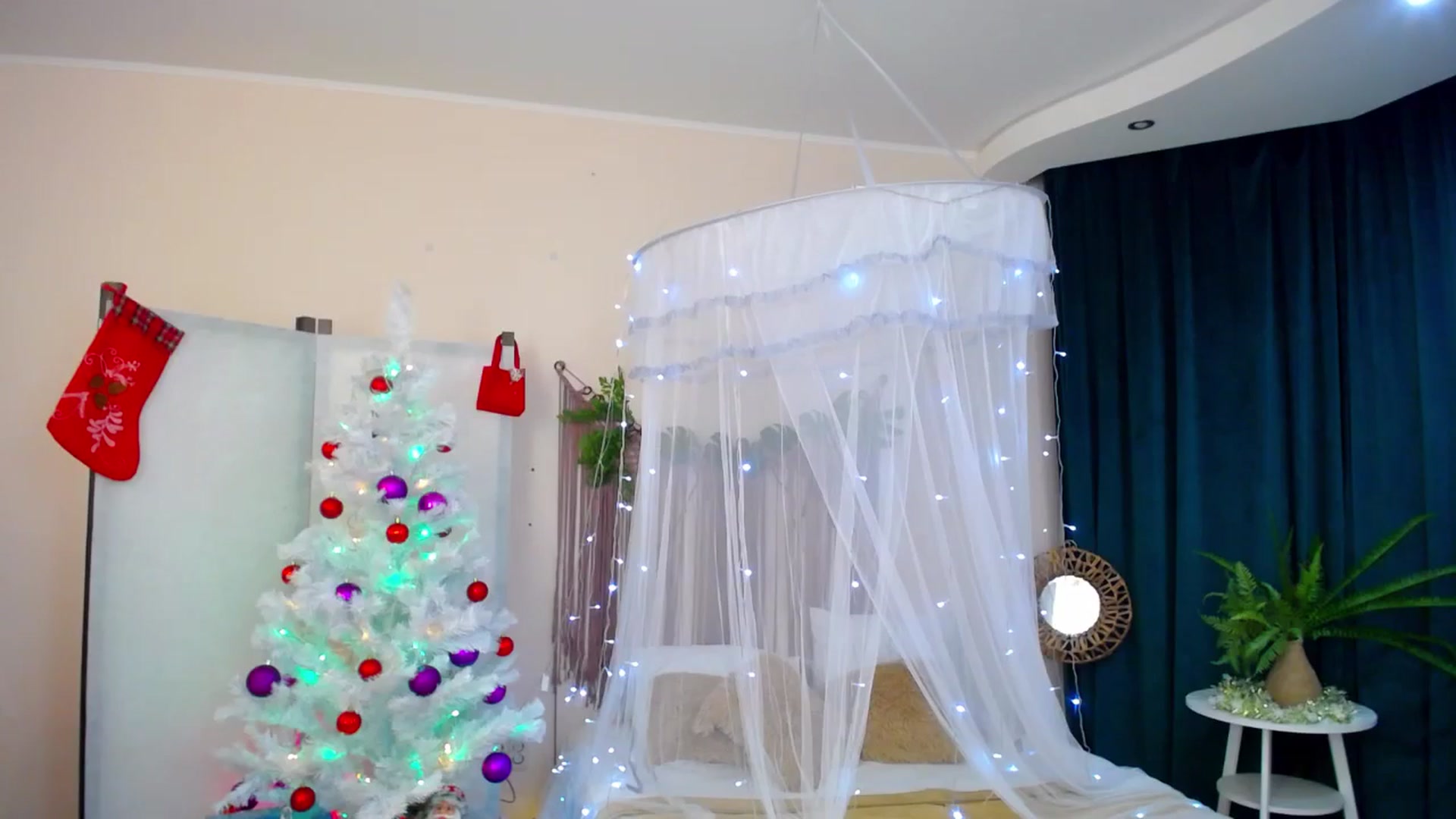 Gallery image thumbnail from AdmireMyEyes's myfreecams stream on, 12/11/2024, 18:41 image 8 of 20