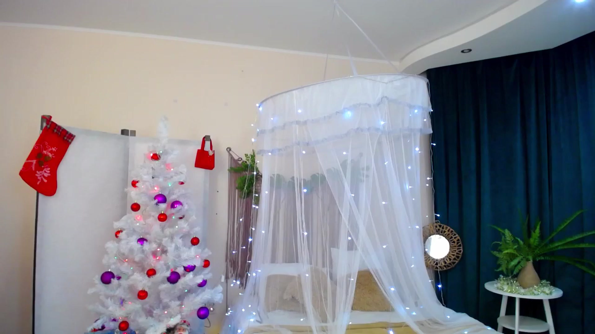 Gallery image thumbnail from AdmireMyEyes's myfreecams stream on, 12/11/2024, 18:41 image 12 of 20