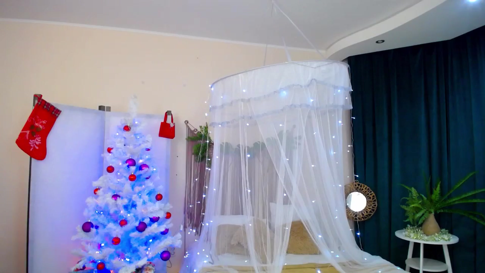 Gallery image thumbnail from AdmireMyEyes's myfreecams stream on, 12/11/2024, 18:41 image 10 of 20