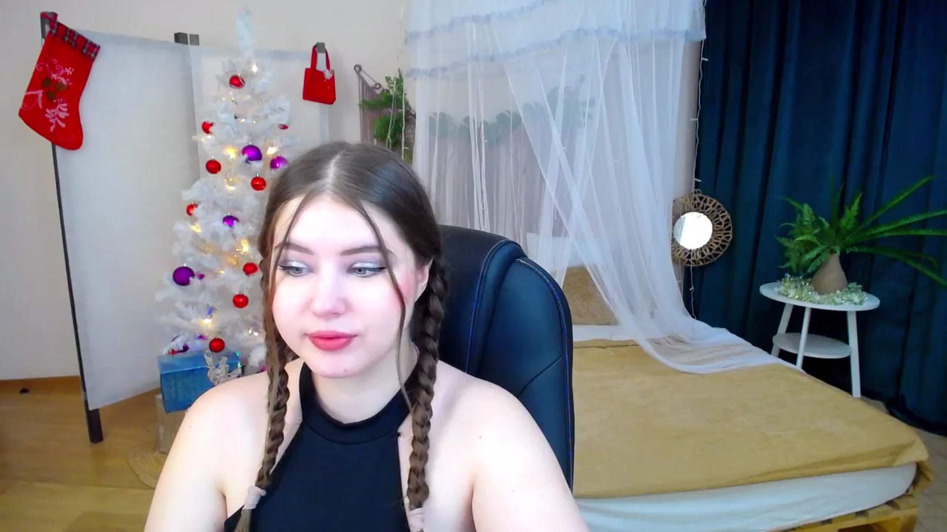 Gallery image thumbnail from AdmireMyEyes's myfreecams stream on, 12/11/2024, 18:41 image 3 of 20