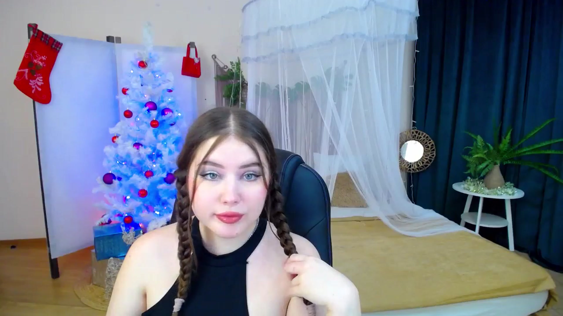 Gallery image thumbnail from AdmireMyEyes's myfreecams stream on, 12/11/2024, 19:24 image 4 of 20