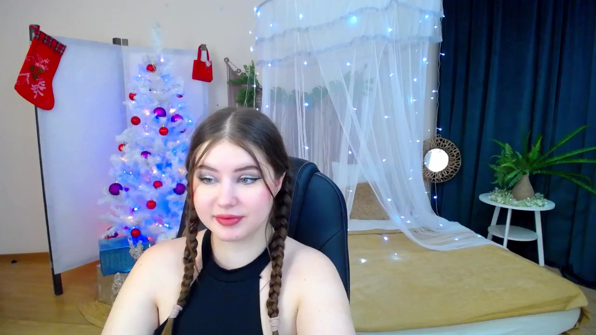 Gallery image thumbnail from AdmireMyEyes's myfreecams stream on, 12/11/2024, 19:24 image 6 of 20