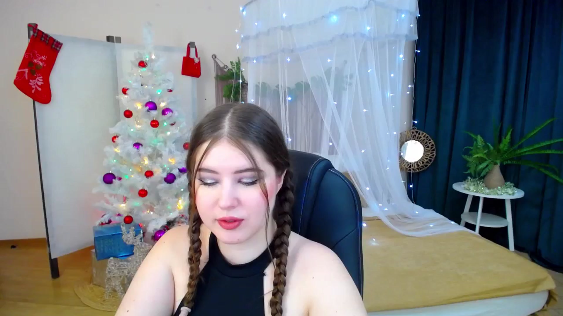 Gallery image thumbnail from AdmireMyEyes's myfreecams stream on, 12/11/2024, 19:24 image 14 of 20
