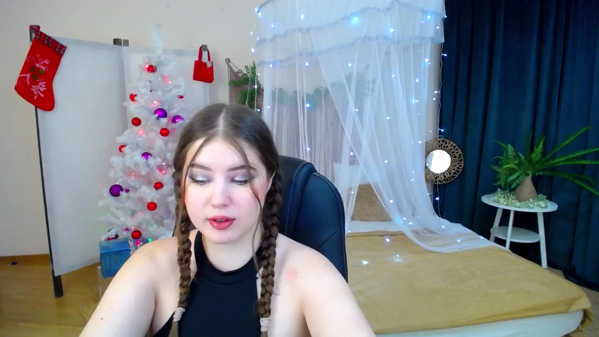 Gallery image thumbnail from AdmireMyEyes's myfreecams stream on, 12/11/2024, 19:24 image 2 of 20