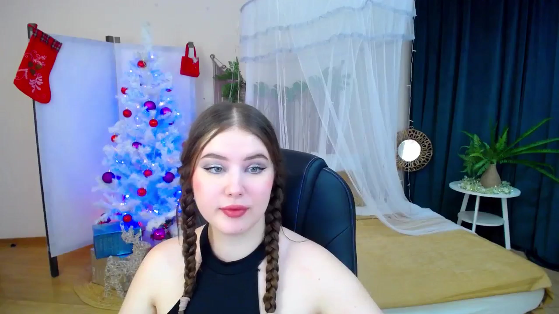 Gallery image thumbnail from AdmireMyEyes's myfreecams stream on, 12/11/2024, 19:24 image 9 of 20