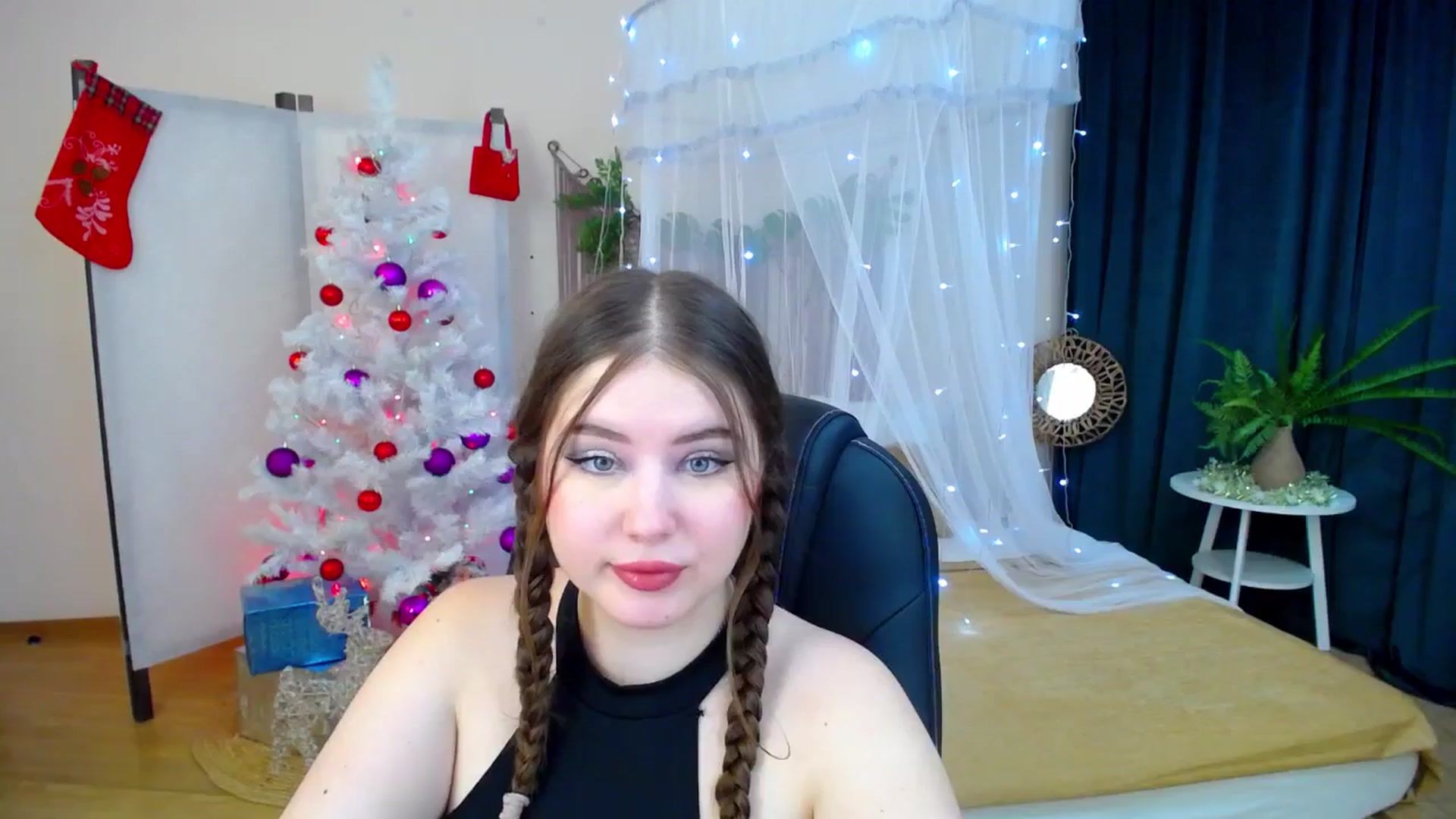 Gallery image thumbnail from AdmireMyEyes's myfreecams stream on, 12/11/2024, 19:24 image 12 of 20