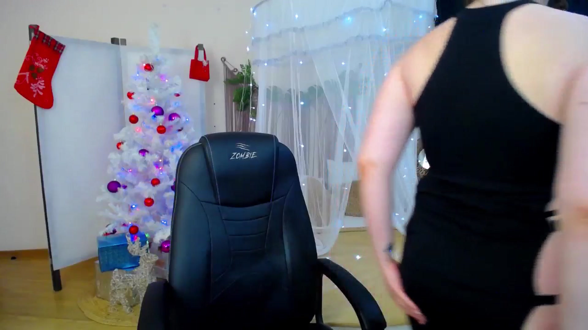 Gallery image thumbnail from AdmireMyEyes's myfreecams stream on, 12/11/2024, 19:24 image 18 of 20