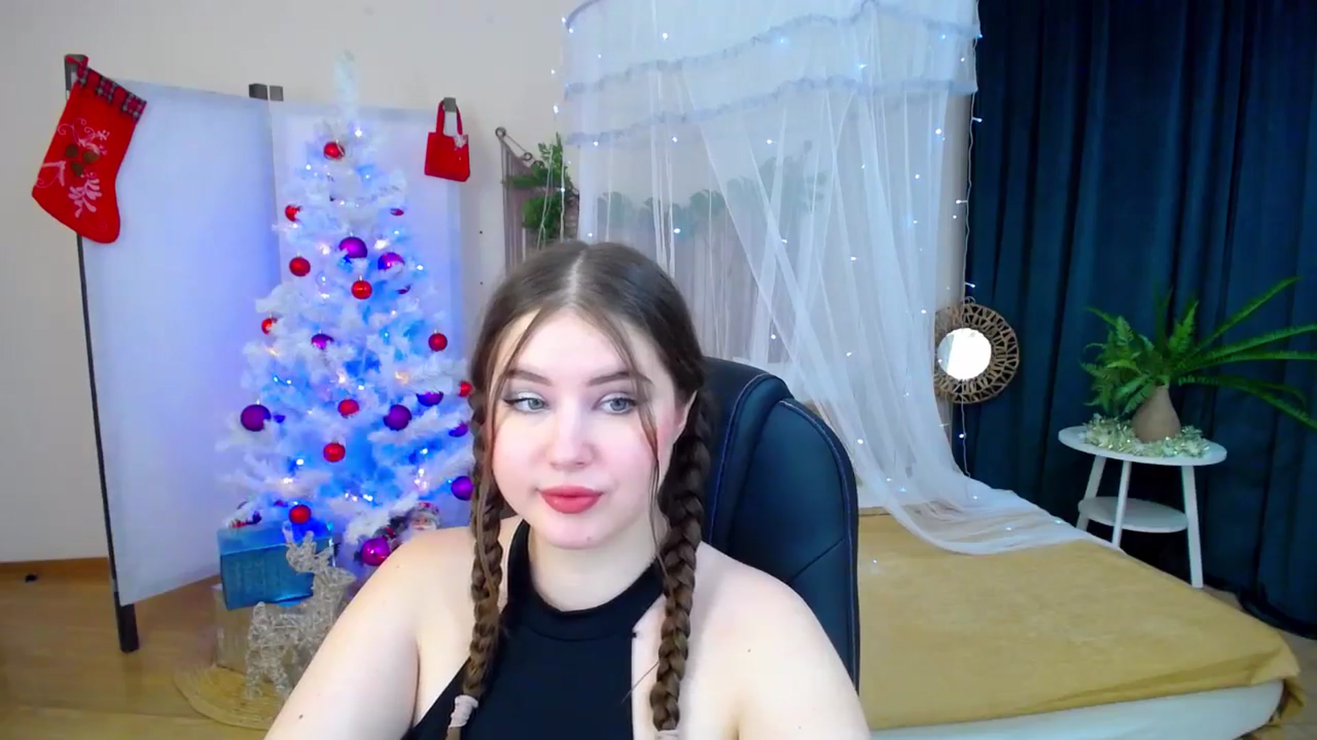 Gallery image thumbnail from AdmireMyEyes's myfreecams stream on, 12/11/2024, 19:24 image 16 of 20