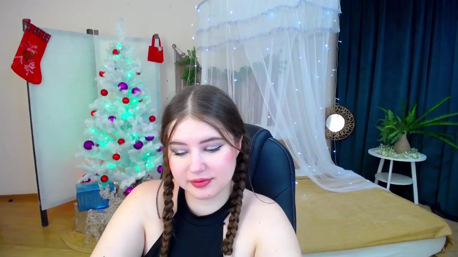 Gallery image thumbnail from AdmireMyEyes's myfreecams stream on, 12/11/2024, 19:24 image 10 of 20