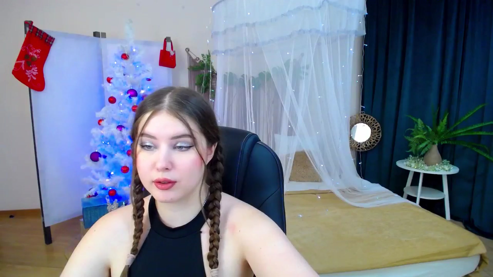 Gallery image thumbnail from AdmireMyEyes's myfreecams stream on, 12/11/2024, 19:24 image 3 of 20