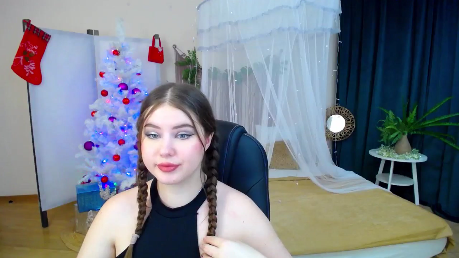 Gallery image thumbnail from AdmireMyEyes's myfreecams stream on, 12/11/2024, 19:24 image 5 of 20