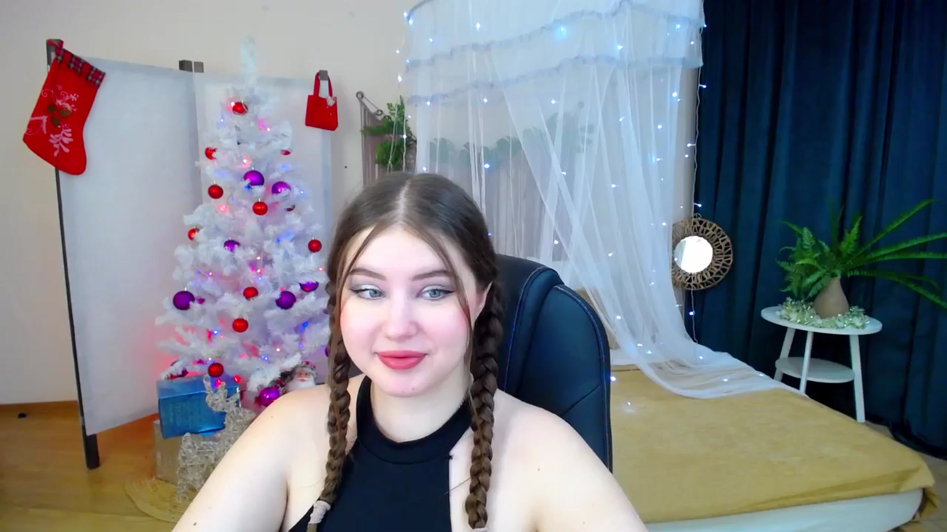 Gallery image thumbnail from AdmireMyEyes's myfreecams stream on, 12/11/2024, 19:24 image 13 of 20