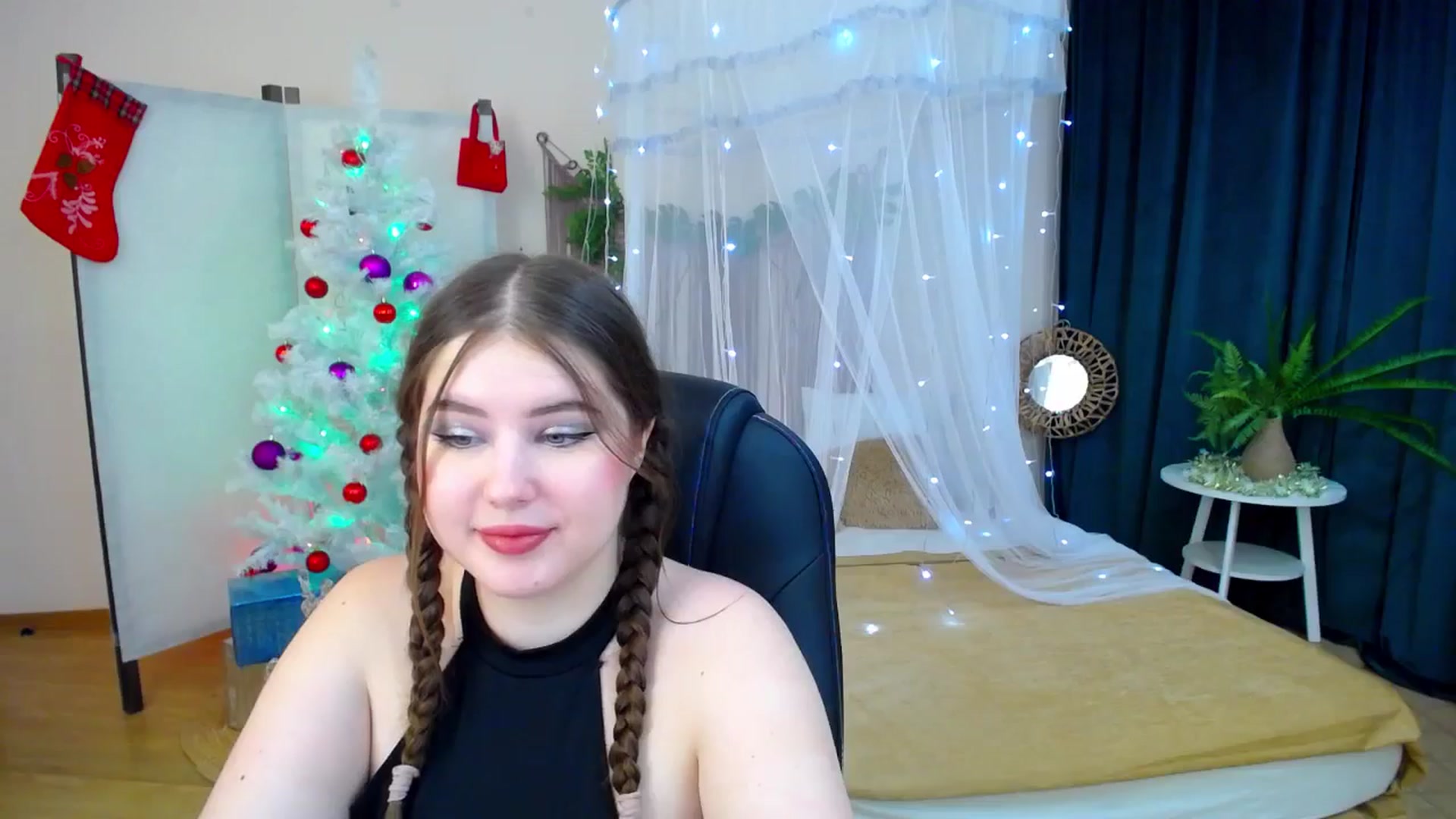 Gallery image thumbnail from AdmireMyEyes's myfreecams stream on, 12/11/2024, 19:44 image 18 of 20