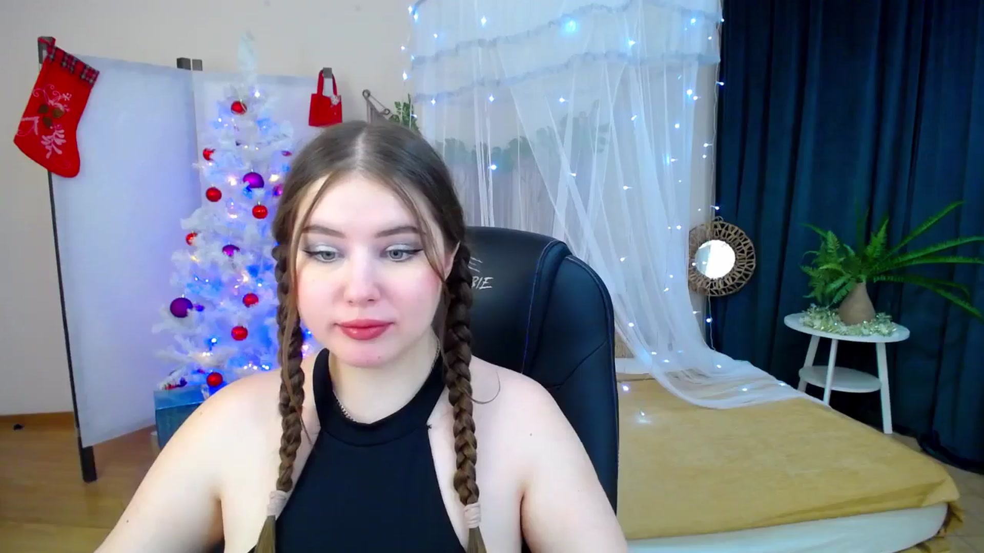 Gallery image thumbnail from AdmireMyEyes's myfreecams stream on, 12/11/2024, 19:44 image 8 of 20