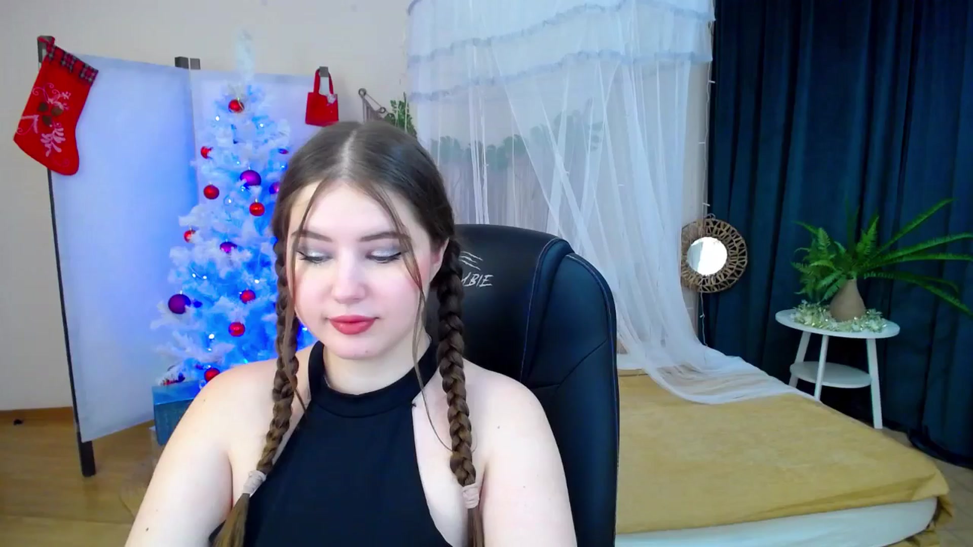 Gallery image thumbnail from AdmireMyEyes's myfreecams stream on, 12/11/2024, 19:44 image 9 of 20
