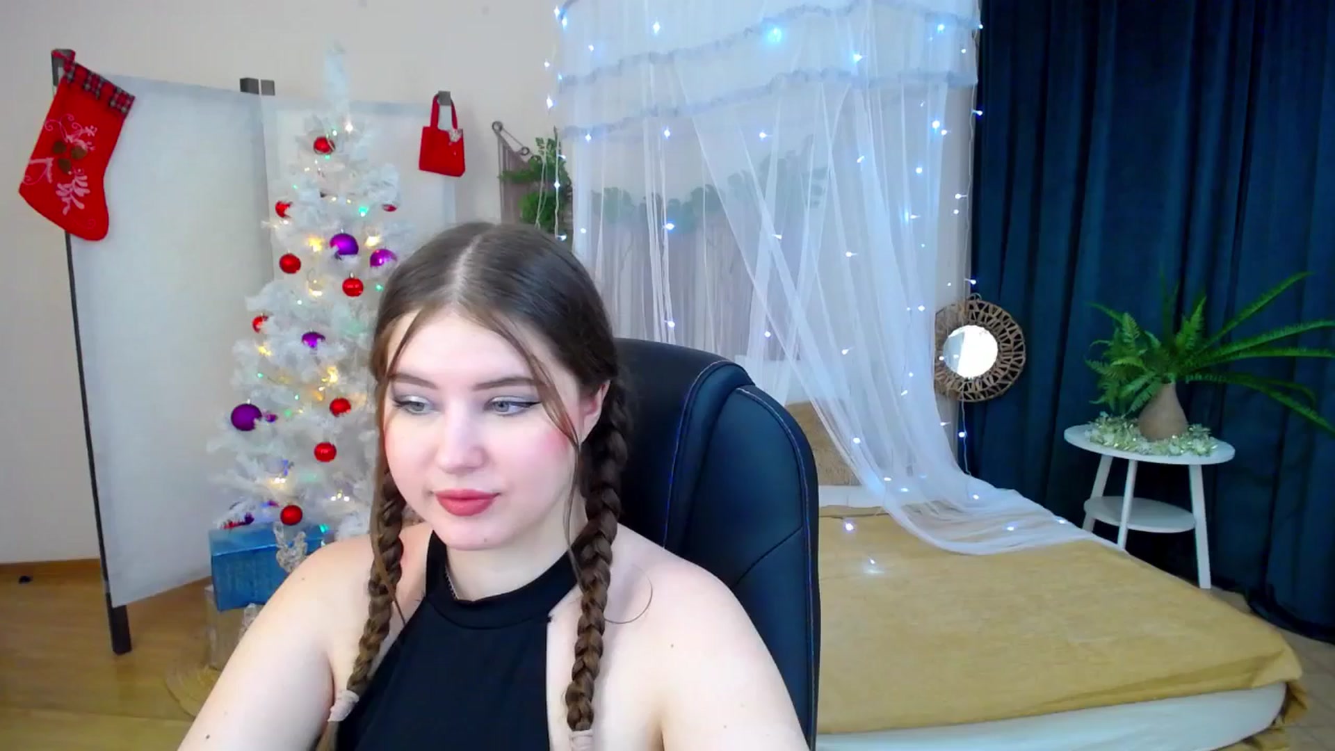 Gallery image thumbnail from AdmireMyEyes's myfreecams stream on, 12/11/2024, 19:44 image 20 of 20