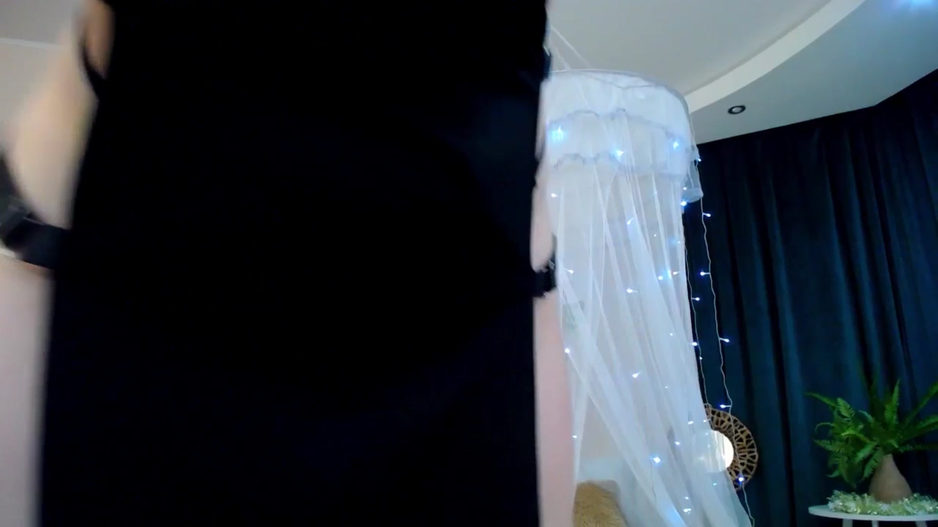 Gallery image thumbnail from AdmireMyEyes's myfreecams stream on, 12/11/2024, 19:44 image 3 of 20