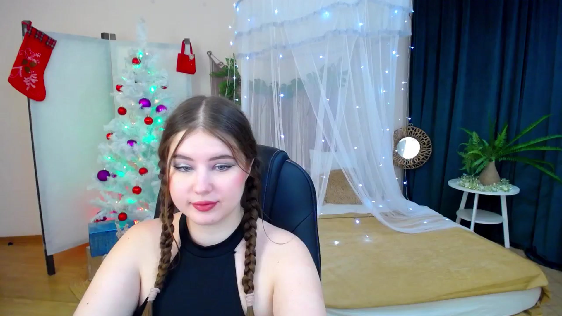 Gallery image thumbnail from AdmireMyEyes's myfreecams stream on, 12/11/2024, 19:44 image 16 of 20