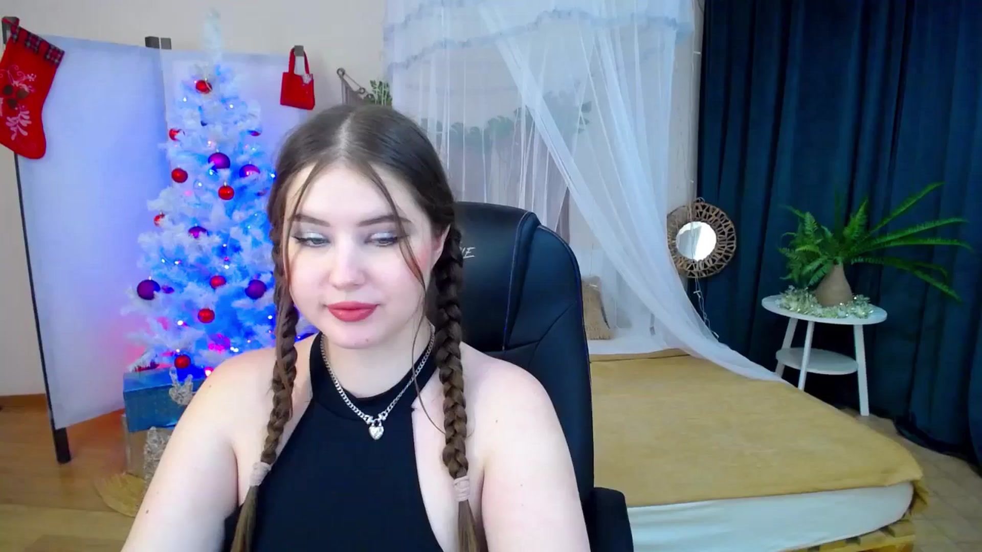 Gallery image thumbnail from AdmireMyEyes's myfreecams stream on, 12/11/2024, 21:47 image 13 of 20