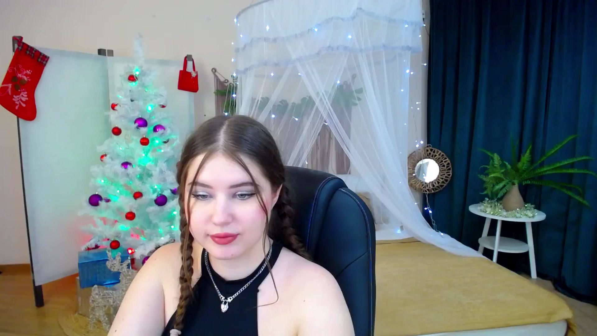 Gallery image thumbnail from AdmireMyEyes's myfreecams stream on, 12/11/2024, 21:47 image 5 of 20