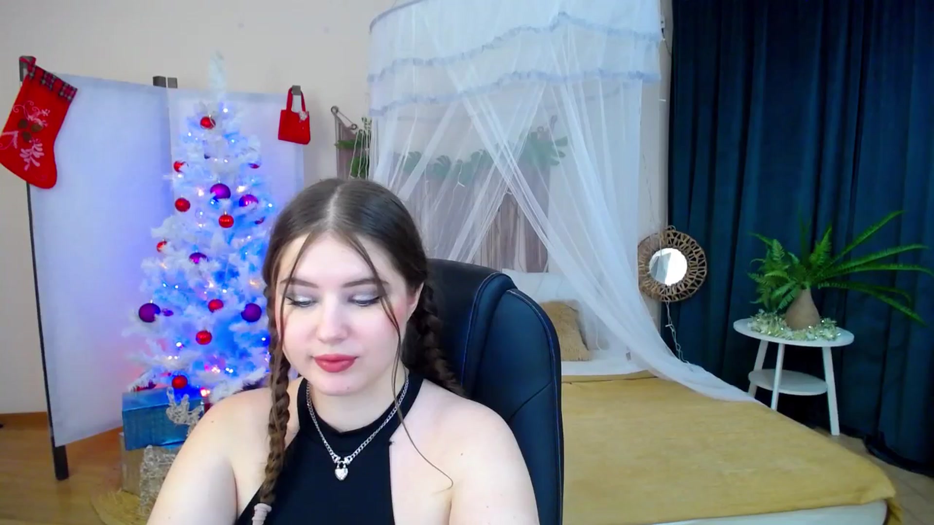 Gallery image thumbnail from AdmireMyEyes's myfreecams stream on, 12/11/2024, 21:47 image 4 of 20