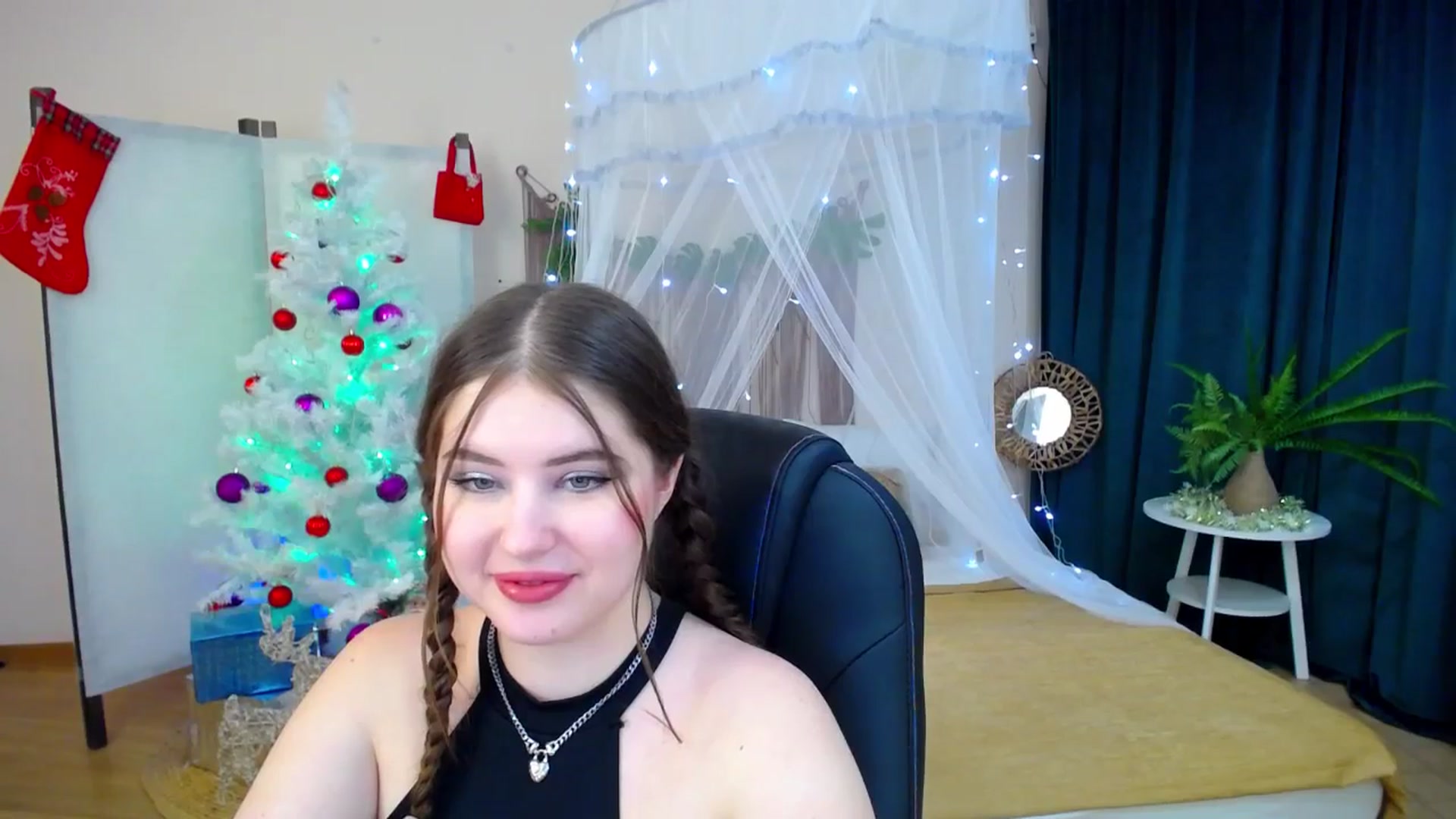 Gallery image thumbnail from AdmireMyEyes's myfreecams stream on, 12/11/2024, 21:47 image 6 of 20