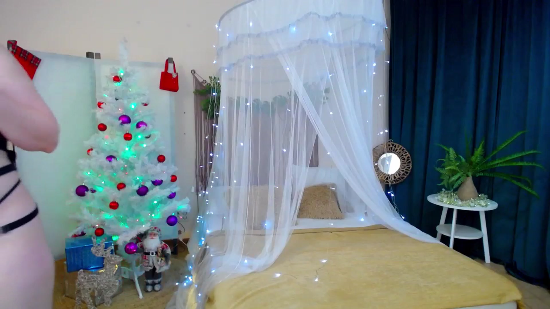 Gallery image thumbnail from AdmireMyEyes's myfreecams stream on, 12/11/2024, 21:47 image 12 of 20