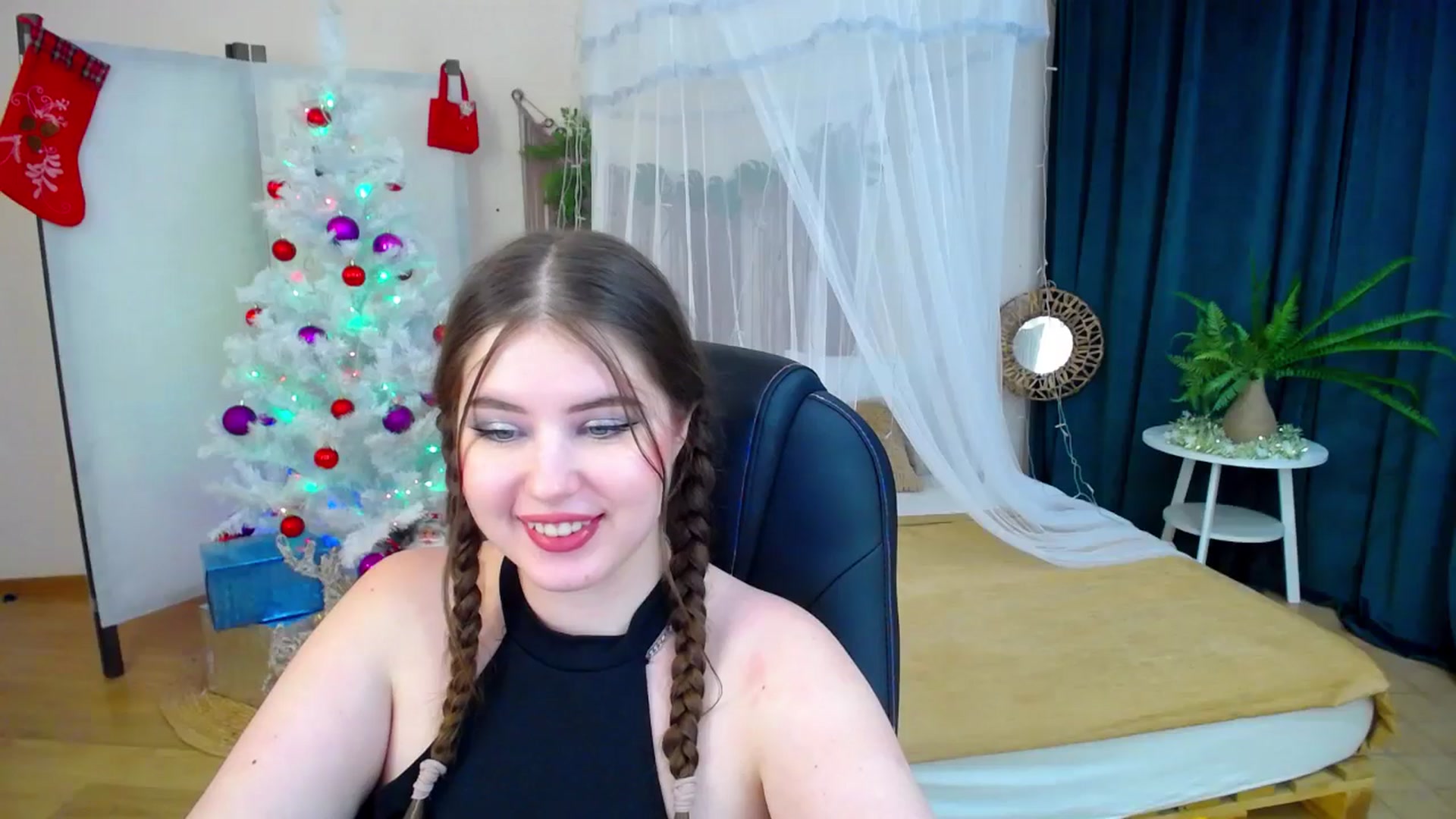 Gallery image thumbnail from AdmireMyEyes's myfreecams stream on, 12/12/2024, 01:02 image 2 of 20