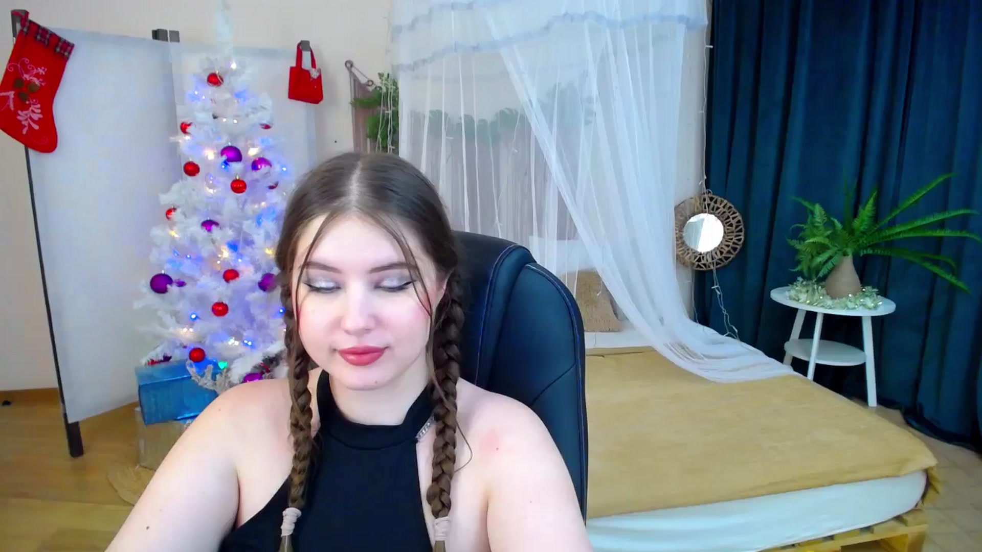 Gallery image thumbnail from AdmireMyEyes's myfreecams stream on, 12/12/2024, 01:02 image 1 of 20