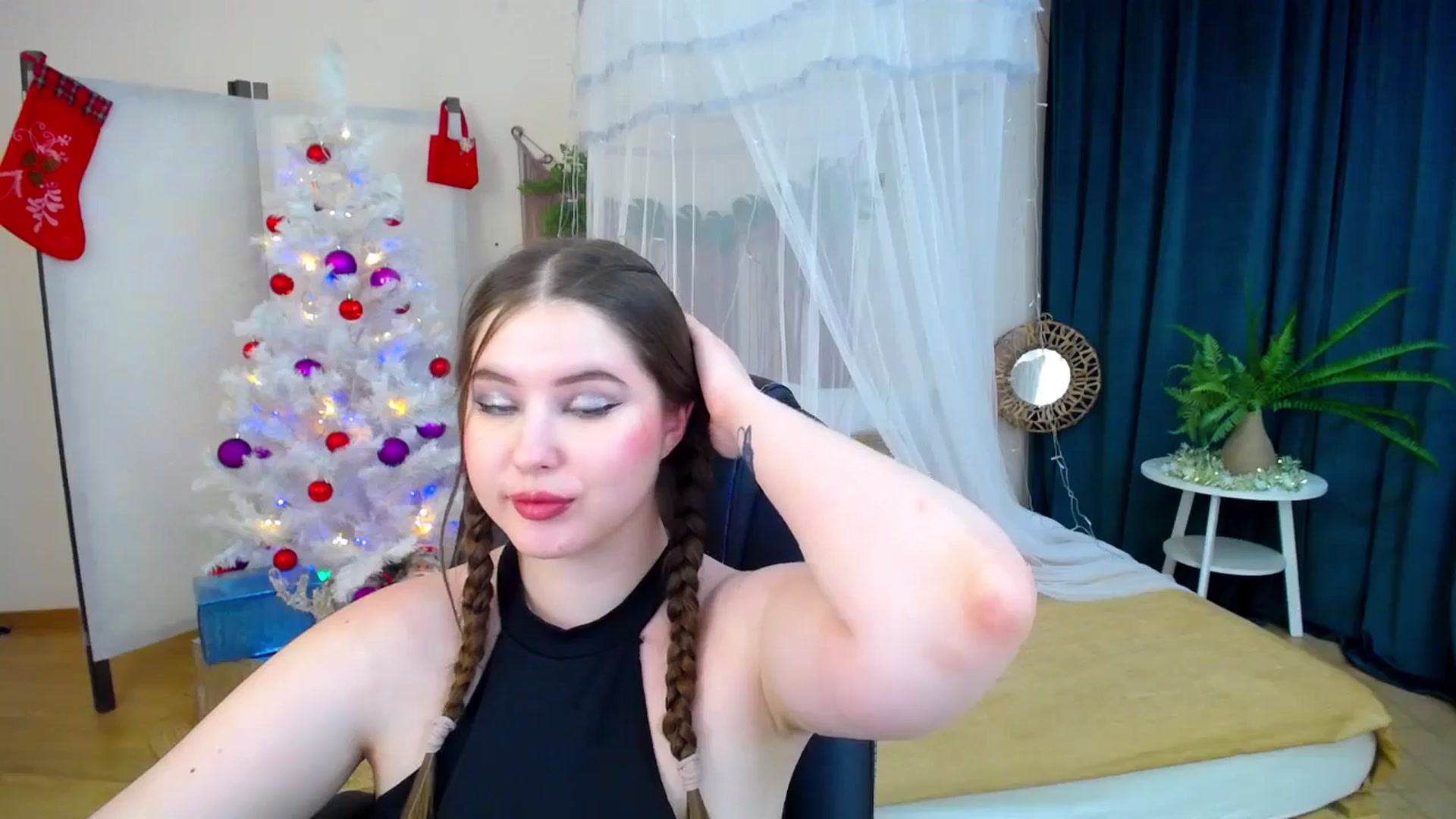 Gallery image thumbnail from AdmireMyEyes's myfreecams stream on, 12/12/2024, 01:02 image 8 of 20