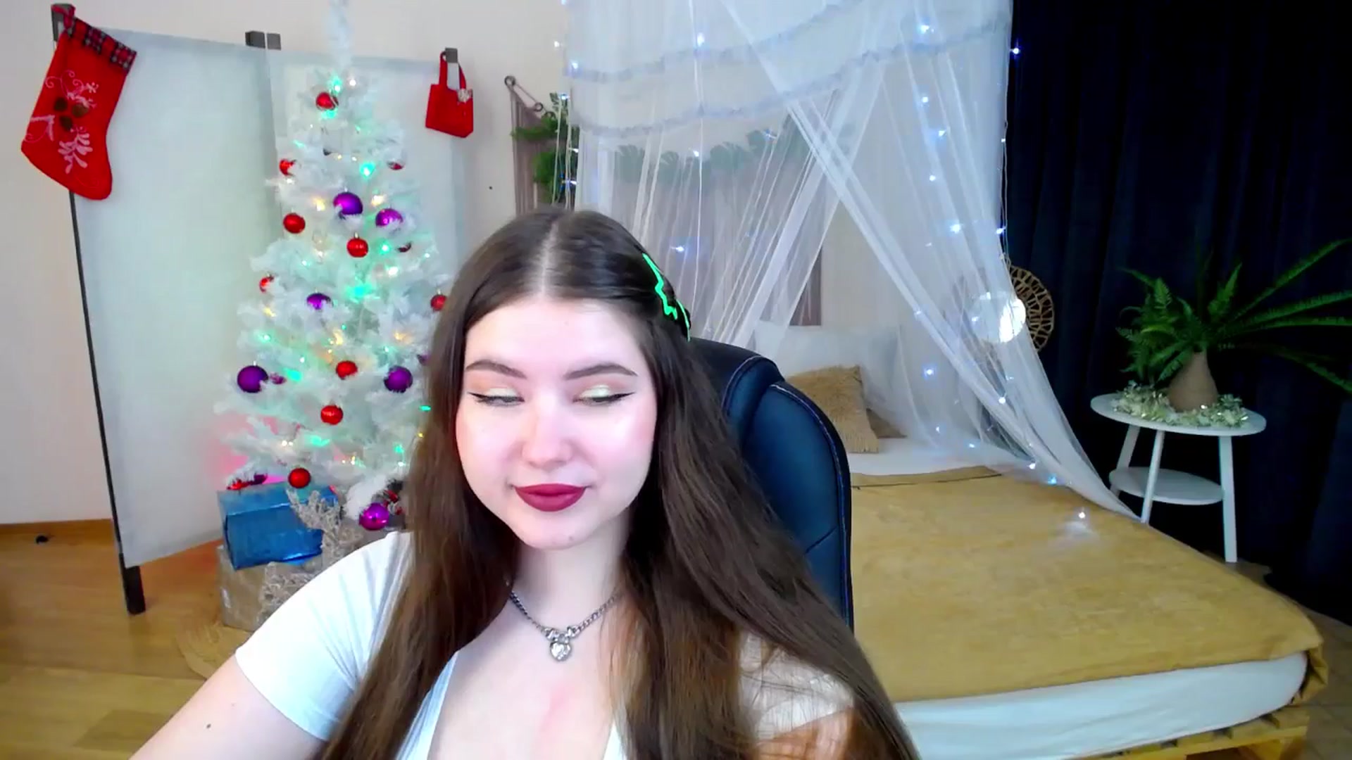 Gallery image thumbnail from AdmireMyEyes's myfreecams stream on, 12/14/2024, 11:11 image 9 of 20