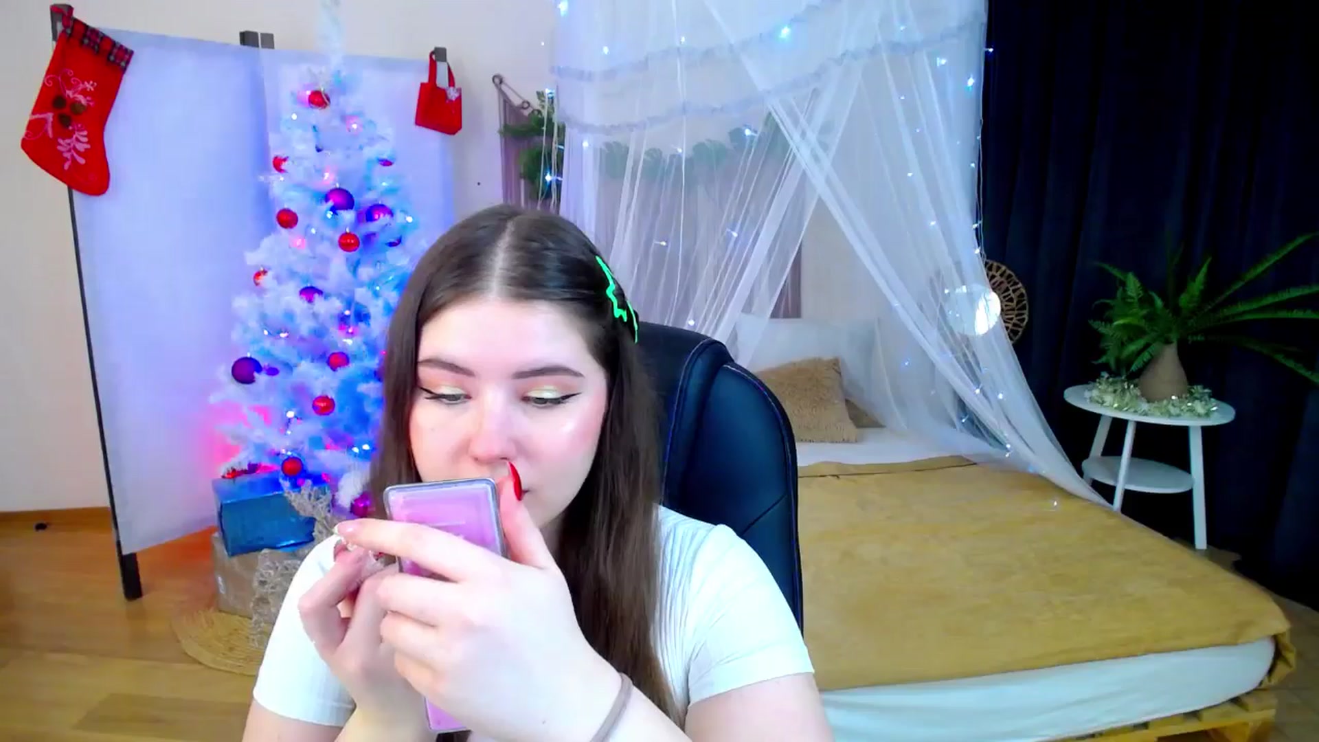 Gallery image thumbnail from AdmireMyEyes's myfreecams stream on, 12/14/2024, 11:11 image 3 of 20